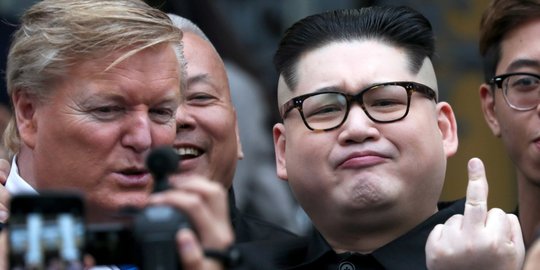 Jelang KTT, Trump dan Kim Jong-un KW Hebohkan Warga Vietnam