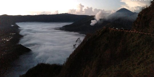Berstatus Level II, Gunung Bromo Masih Banyak Dikunjungi Wisatawan