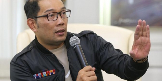 Ridwan Kamil Resmikan Sudut Film Dilan di Bandung