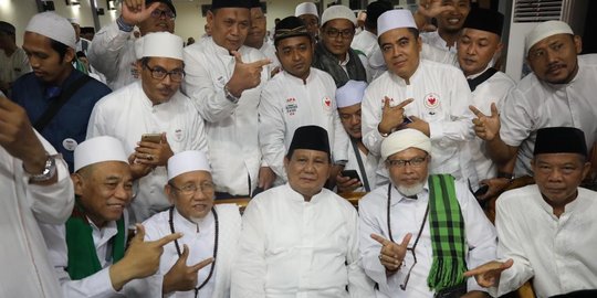 Prabowo Temui Kades Sempat Dipenjara Karena Mendukungnya: Jangan Pernah Takut