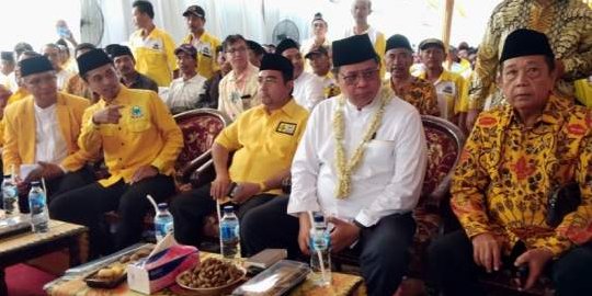 Ketum Golkar Targetkan Jokowi-Ma'ruf Menang 70 Persen di Jatim