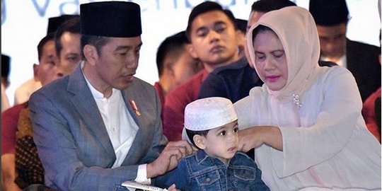 Sebelum Pidato, Jokowi Ajak Jan Ethes Jalan Kaki ke Kebun Raya Bogor