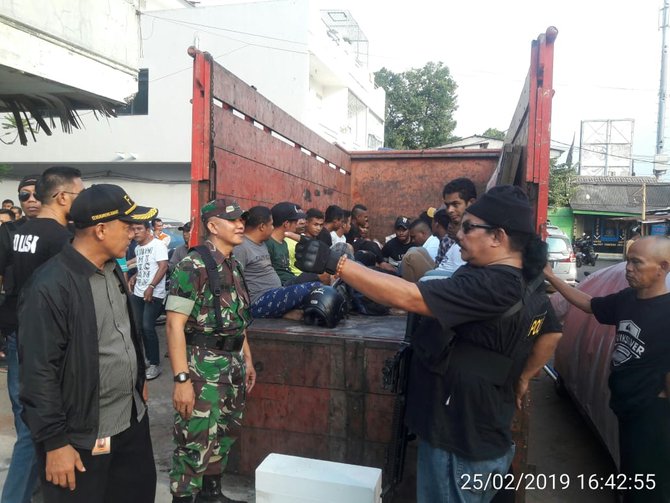 polisi tangkap 19 preman duduki lahan tanpa izin