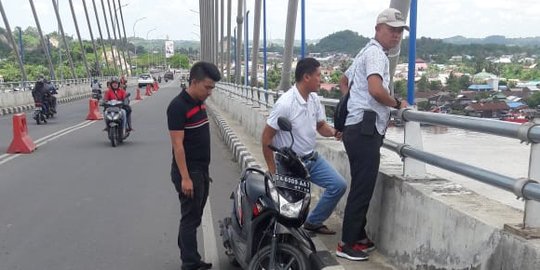 Depresi, Pensiunan Polisi Beristri 2 Bunuh Diri Lompat dari Jembatan Mahakam