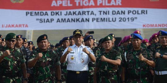 Anies Baswedan Pimpin Apel Pengamanan Pemilu 2019 di Monas