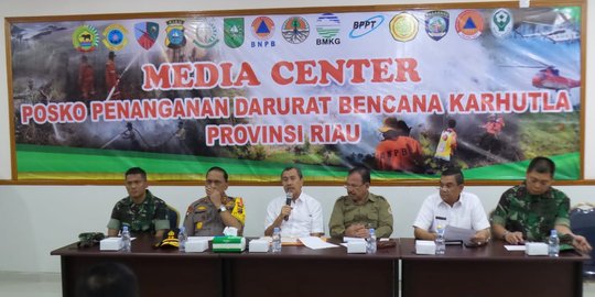 Gubernur Riau Atur Strategi Padamkan Kebakaran Hutan dan Lahan