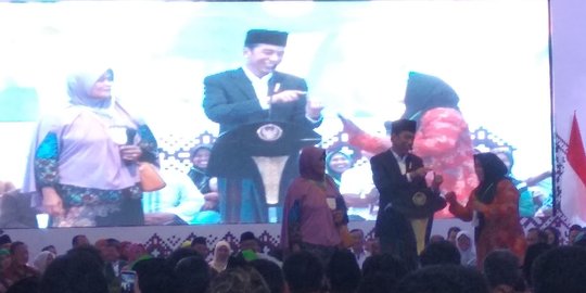 Sambangi Pesantren di Tasikmalaya, Jokowi Cek Penyaluran KUR untuk Petani & Peternak