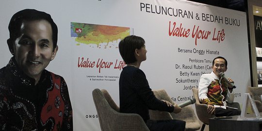 Onggy Hianata Luncurkan Buku 