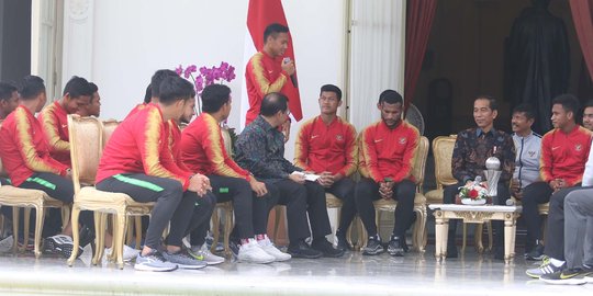 Permintaan Timnas U-22 ke Jokowi: Diangkat PNS, TNI Hingga Perbaiki Jalan di Papua