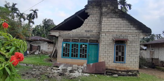 48 Orang Luka dan 343 Rumah Rusak Akibat Gempa di Solok Selatan
