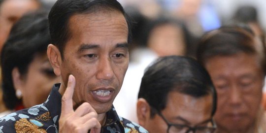 Jokowi Minta Kapolri Tindak Tegas Penyebar Hoaks di Medsos dan dari Pintu ke Pintu