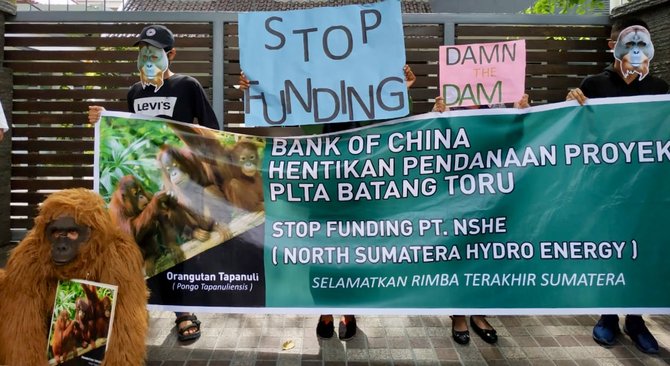 walhi tolak plta batangtoru di depan konjen china