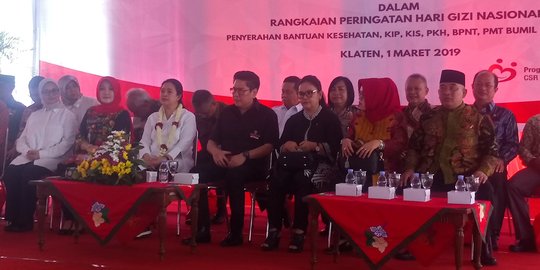 Hadiri Peringatan Hari Gizi Nasional, Puan Maharani Cek Manfaat Bansos