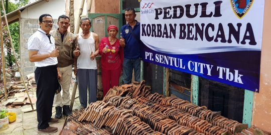 Sentul City Beri Bantuan 31 Jenis Bahan Bangunan Keluarga Korban Bencana