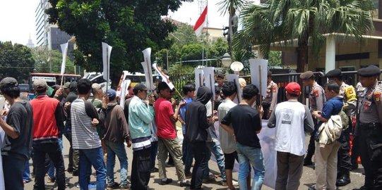 Demonstran Desak Mabes Polri Pantau Penyidikan Pipa Transmisi di Riau