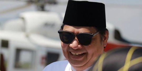 Airlangga Takziah ke Kediaman Almarhum Mahadi Sinambela