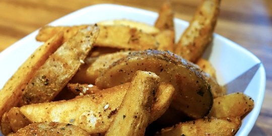 Cara Membuat Potato Wedges Kentang Goreng Gaya Lain Merdeka Com