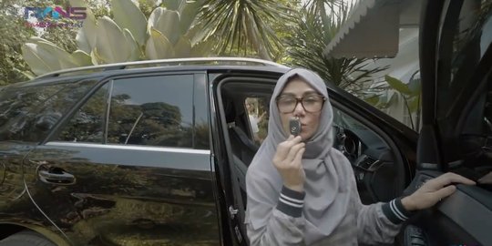 Intip yuk, Mobil Mewah Raffi Ahmad buat Mama Amy yang Harganya Bikin Geleng-Geleng
