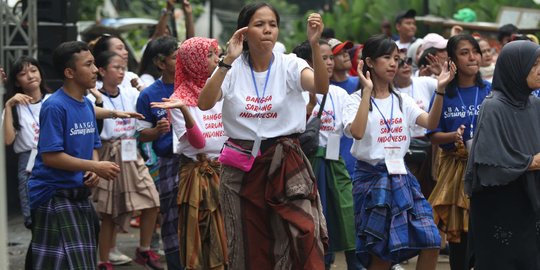 Muda Mudi Meriahkan Festival Sarung Indonesia 2019 di GBK