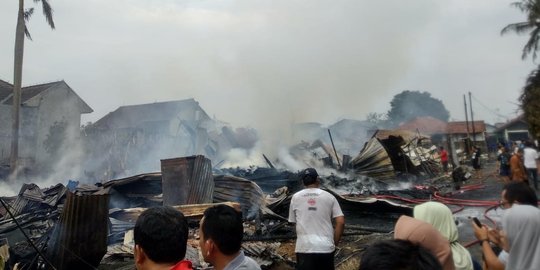 Empat Kios di Cirendeu Ludes Terbakar
