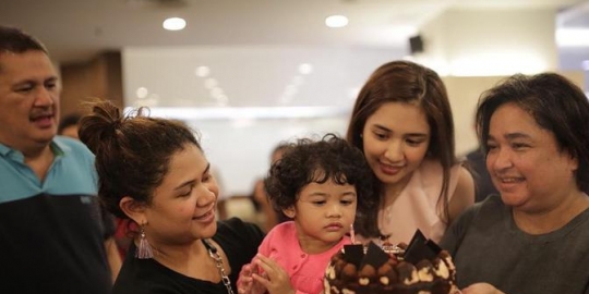 Penyakit Ini yang Menyebabkan Ibunda Mikha Tambayong Meninggal