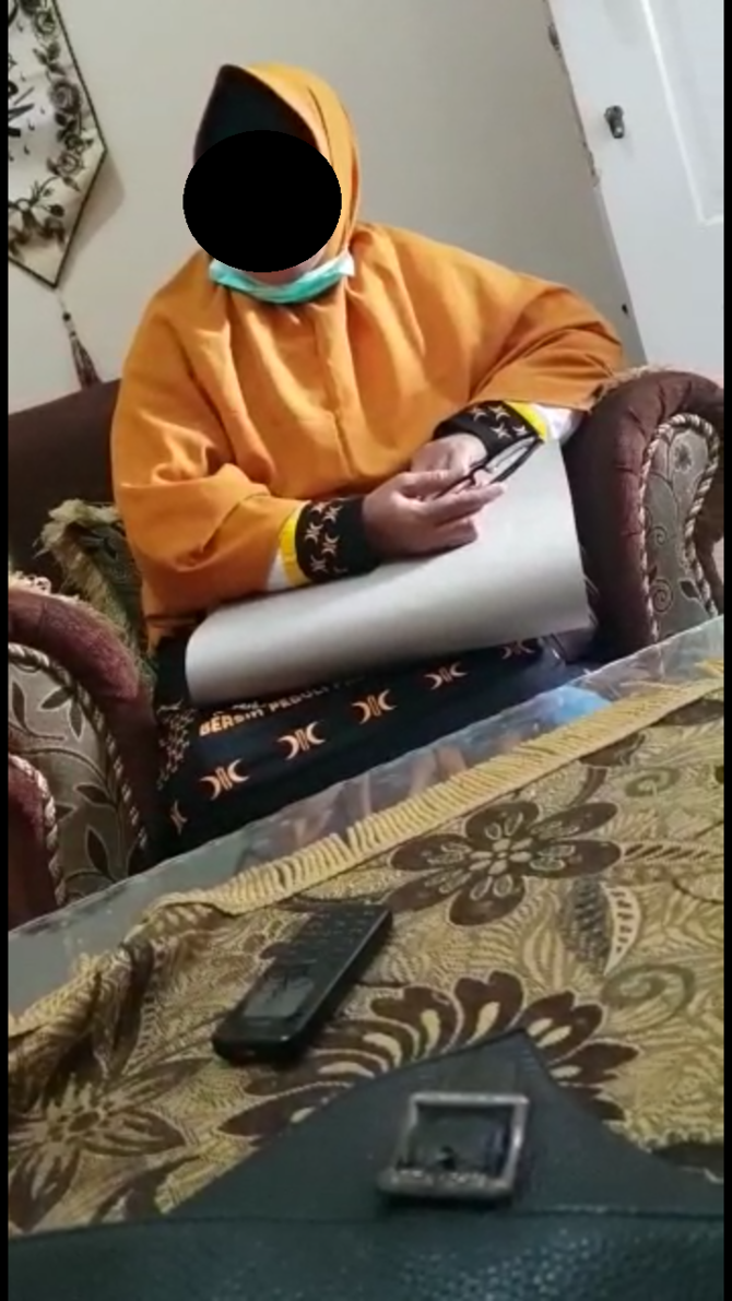 tangkapan layar video seorang perempuan sebut jokowi bakal hapus pendidikan agama