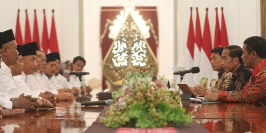 Jokowi Terima Kunjungan Asosiasi Petani Tebu Rakyat Indonesia