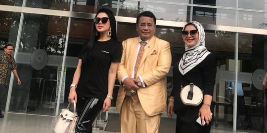 Hapus Foto-Foto Bareng Syahrini, Ada Apa dengan Hotman Paris?