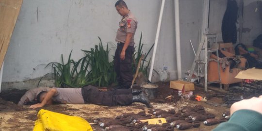 Gali Pondasi Garasi, Tukang Bangunan di Bandung Temukan 87 Mortir
