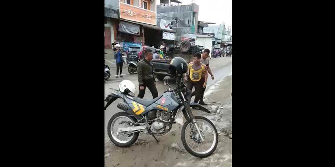 Salah Paham, Prajurit TNI Baku Hantam dengan 2 Anggota Polri di Nias