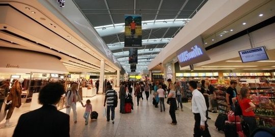 Bandara dan Stasiun Kereta di London Diteror Paket Bom