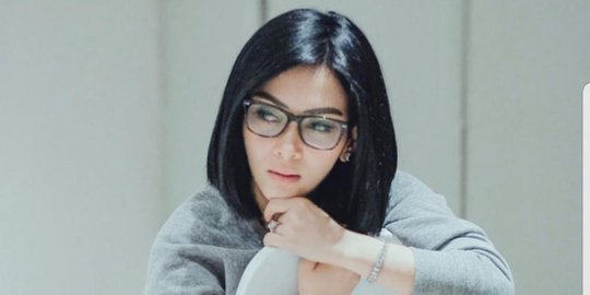 Selain Syahrini-Reino Barack, 5 Artis Ini Juga Menikah di Luar Negeri