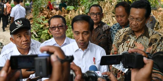 Jokowi: Dana Bantuan Kartu Indonesia Pintar Tak Boleh Dibelikan Handphone