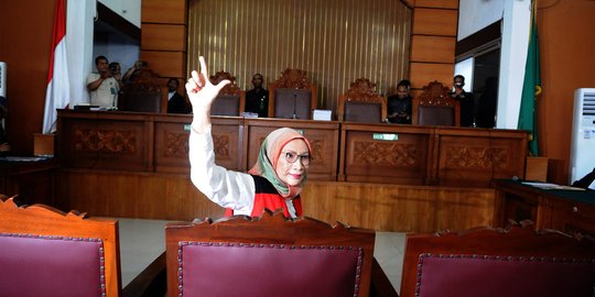 tunjukkan salam dua jari
