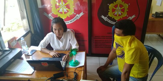 Mabuk 3 Botol Miras, Iwan Perkosa Nenek Hendak Salat Subuh di Rumah Kosong