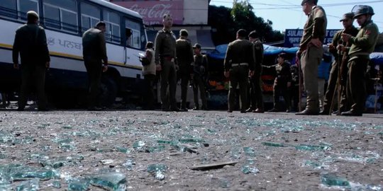 Granat Meledak di Stasiun Bus di Kashmir, 18 Orang Luka