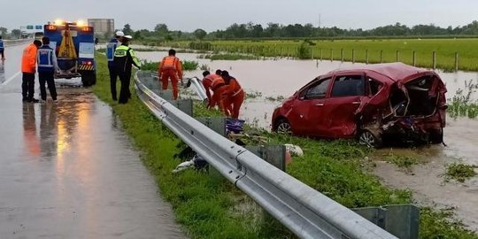 Tol Madiun-Ngawi Terendam Banjir, Satu Orang Tewas Akibat Kecelakaan