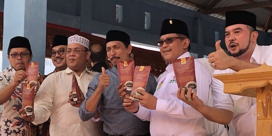Pulang dari Aceh, Hasto Bawakan Ma'ruf Amin Kopi Robusta Senilai Rp 100 Juta