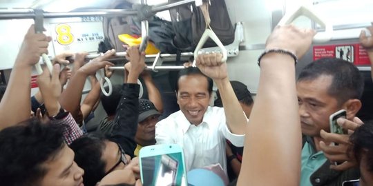 Jokowi Cerita Pengalaman Naik KRL di Jam Sibuk: Goyang 1 Cm Saja Enggak Bisa