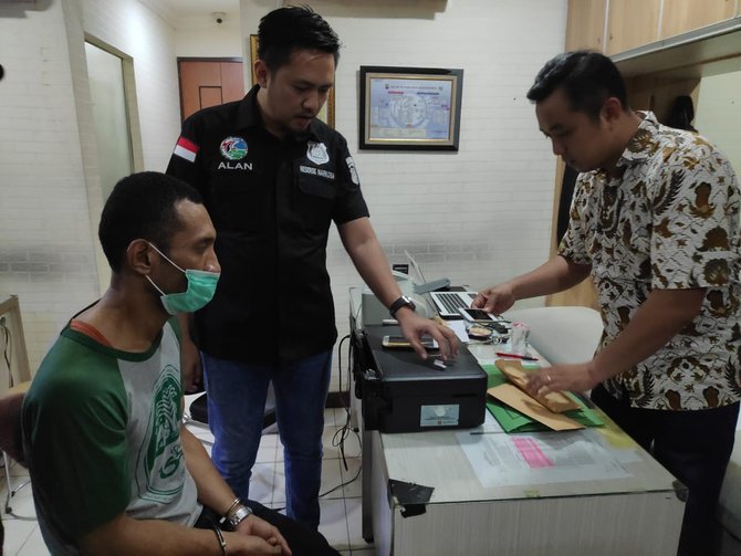 mantan peserta idol berinisial erm