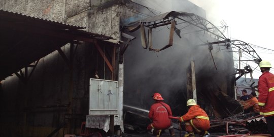 Api Berkobar di Jl Bilal Medan, Enam Rumah dan Kios Terbakar