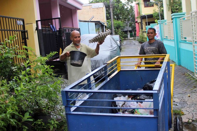 tukang sampah di malang maju jadi caleg