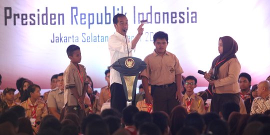 Jokowi Janji Bayar Uang Pembebasan Lahan Ibu Menangis di Peresmian Tol Lampung