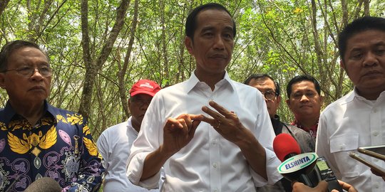 Presiden Jokowi Perintahkan PUPR Bangun Seluruh Jalan Provinsi Pakai Aspal Karet