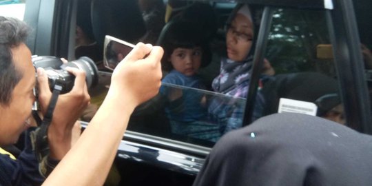 Ahmad Dhani Lepas Kangen dengan Putra Bungsu di Rutan Medaeng