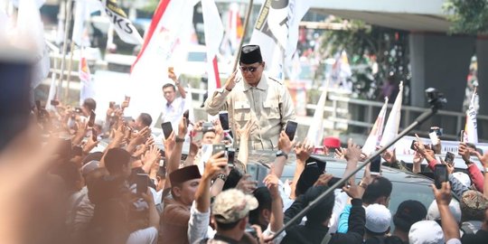 Canda Prabowo ke Anak Muda Garut: Gimana Mau Dapat Pacar kalau Nganggur