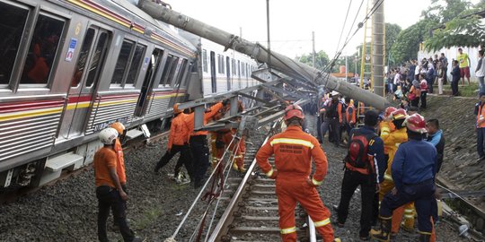 KRL Anjlok, Penumpang dari Depok Berbondong-bondong Naik Angkot ke Bogor