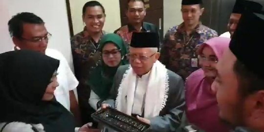 Ulang Tahun ke-76, KH Ma'ruf Amin Dapat Kejutan dari Cucu