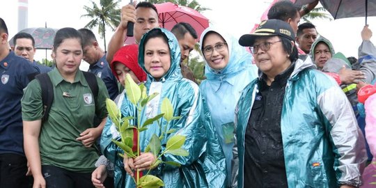 Cegah Tsunami, Anak Usaha PLN Ikut Tanam Mangrove di Pesisir Labuan Banten