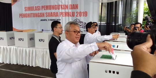 Semua Pegawai KPU RI Antre Mencoblos